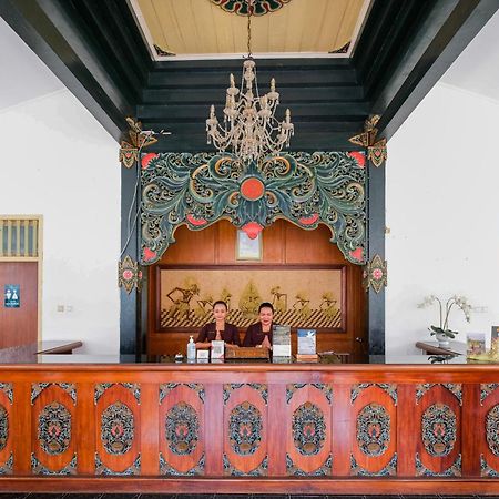 Royal Brongto Hotel Yogyakarta Exterior foto