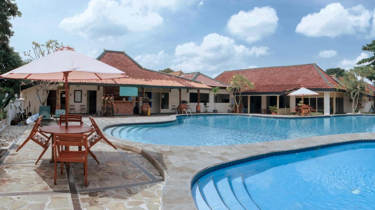 Royal Brongto Hotel Yogyakarta Exterior foto