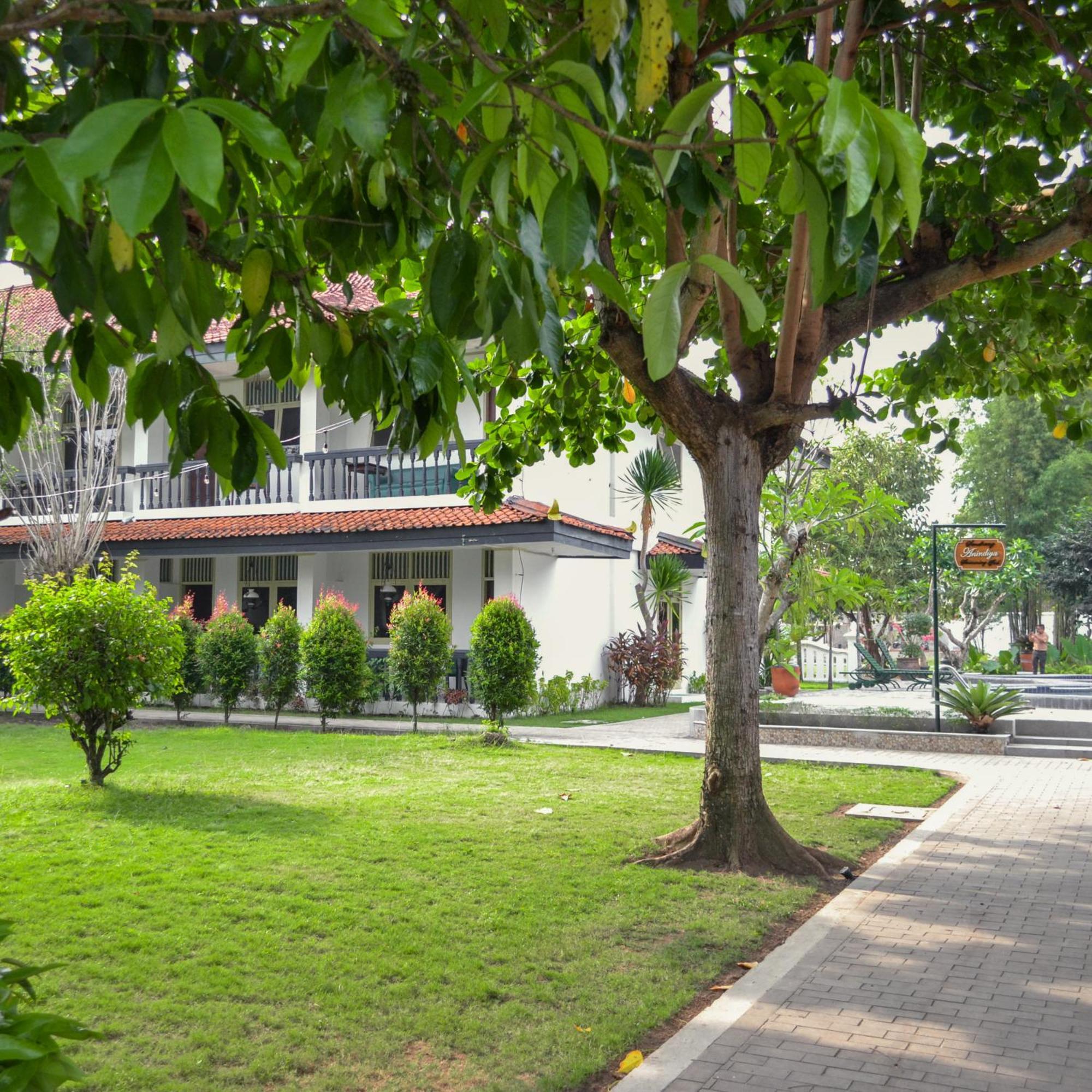 Royal Brongto Hotel Yogyakarta Exterior foto