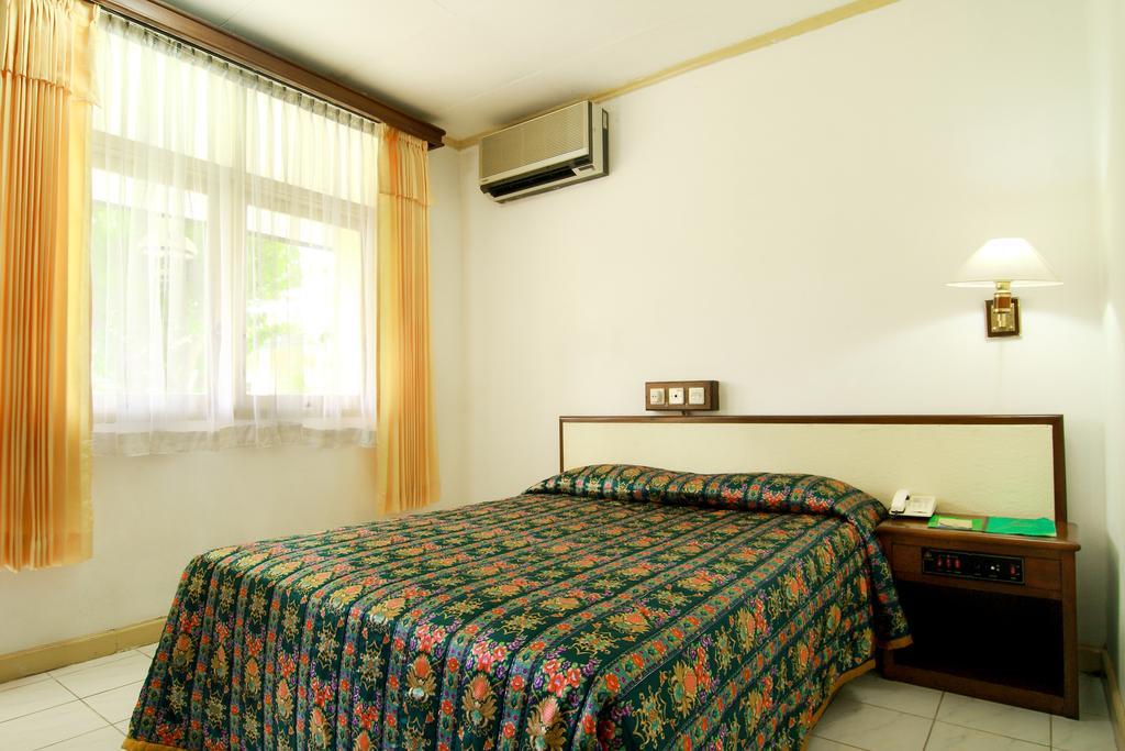 Royal Brongto Hotel Yogyakarta Exterior foto